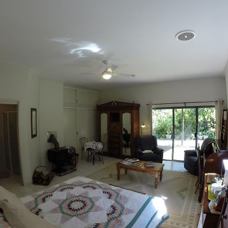 Mandalay House Bed & Breakfast Bellawongarah Exterior photo